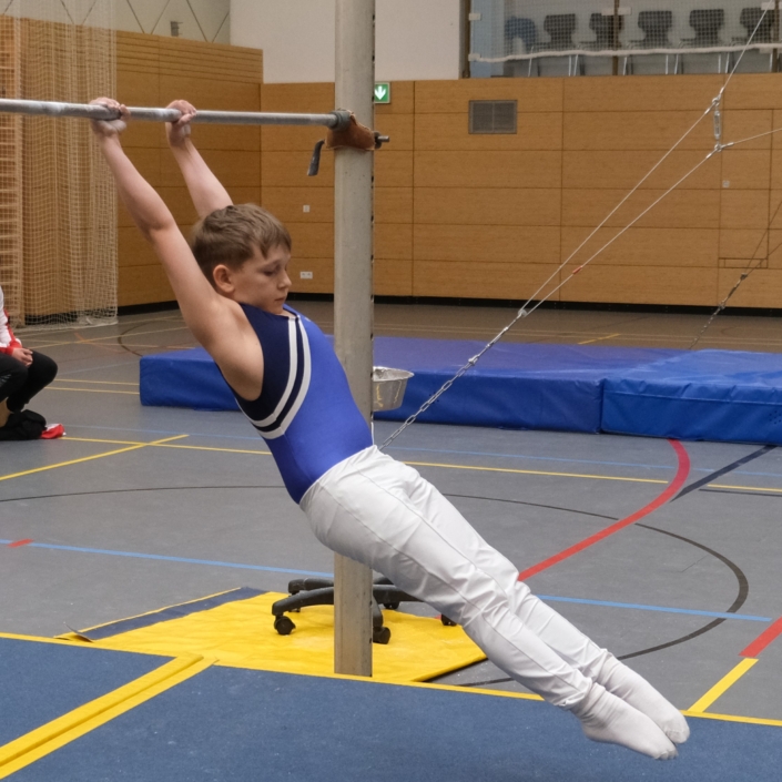 Max Degenbeck am Reck