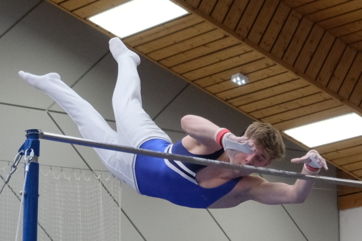 Severin Bogner am Reck