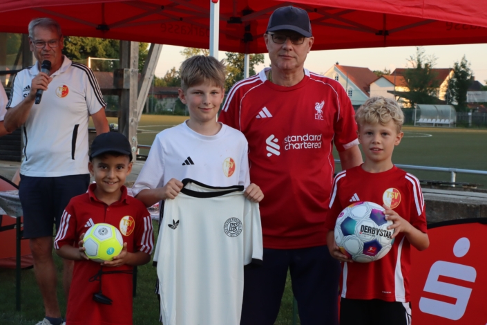 Mahid, Bastian und Simon -Freitagabendsieger bei der Torwand